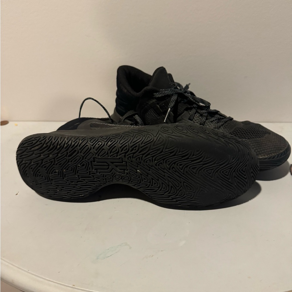 Kyrie flytrap V - Picture 2 of 2